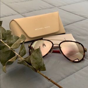 Pink Michael Kors Women sunglasses!